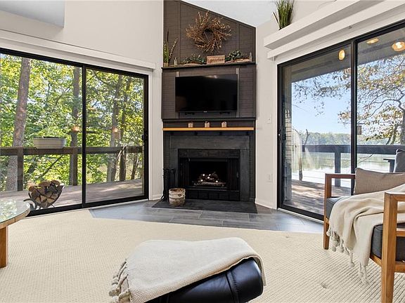 5th image of 58 Villa Ridge Dr