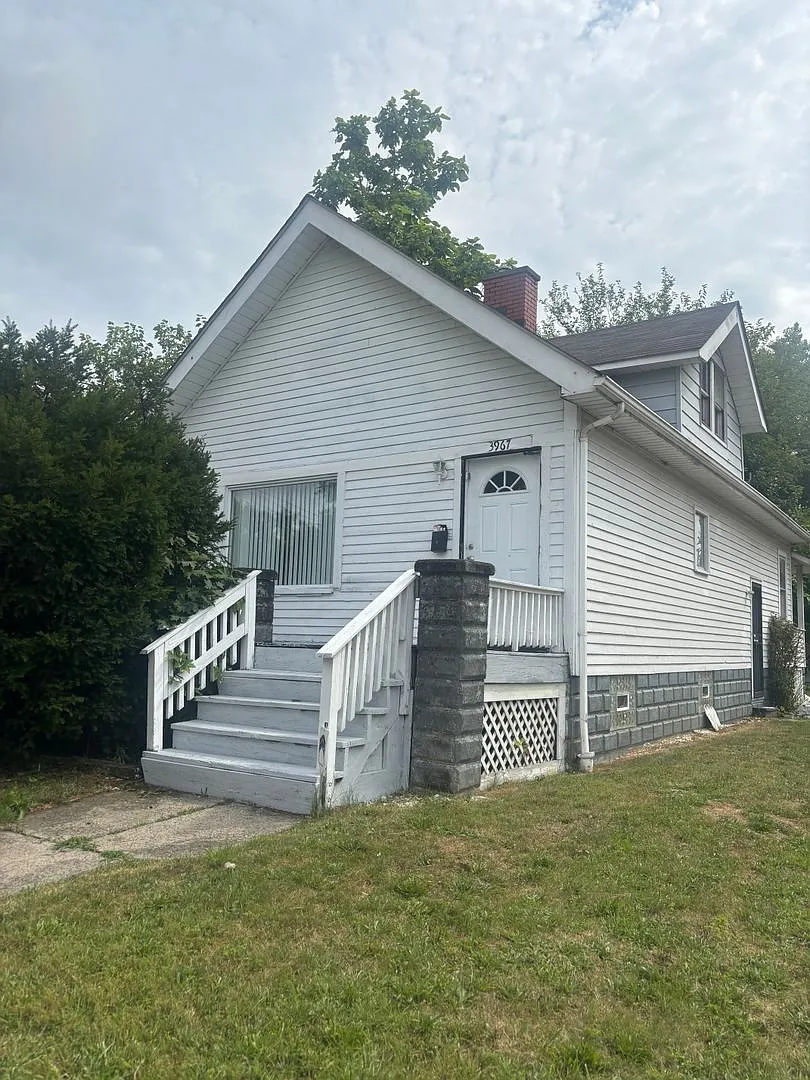 3bd Single Cash Pay/Section 8 — Photo 1
