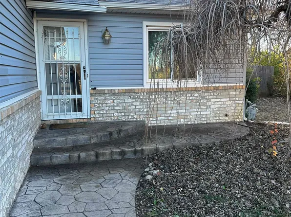 2339 N Ridgewood Ct, Wichita, KS 67220