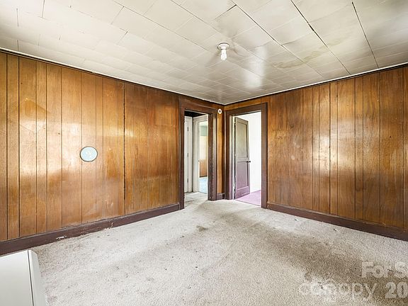 4th image of 115 Brackett St