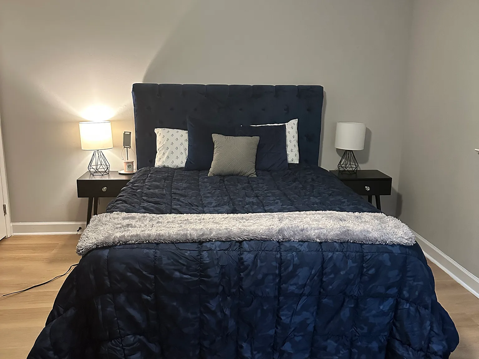 2 bed, 1300 sqft, $1,000 — Photo 1