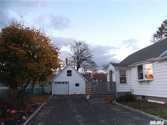3rd image of 636 Herzel Blvd