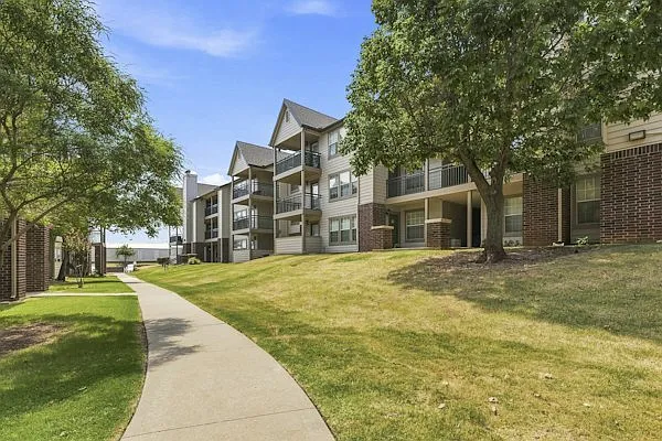 Crown Pointe Apartments