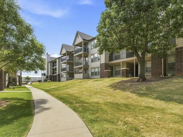 Crown Pointe Apartments