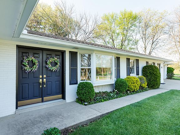 3rd image of 3004 Bernard Dr