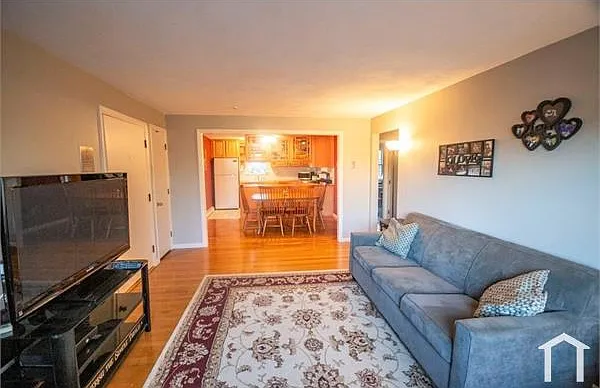 2 bed, $2,800 — Photo 2