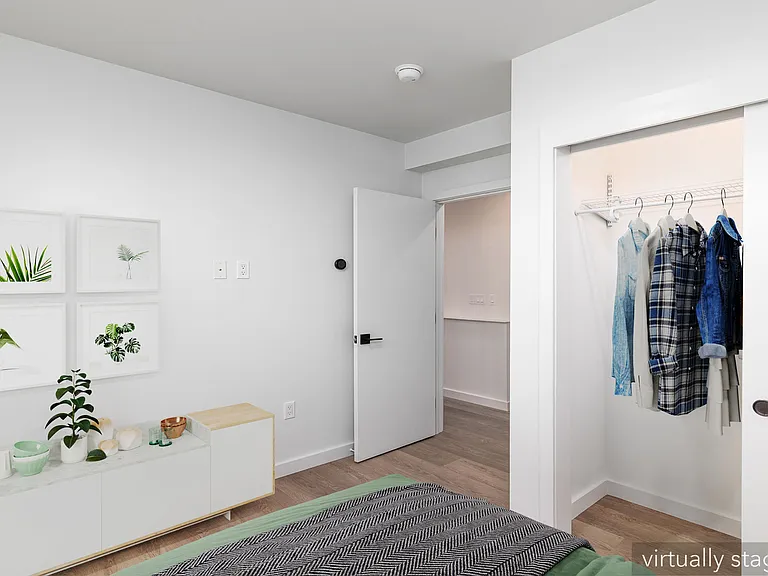 181 Bartlett — Photo 4