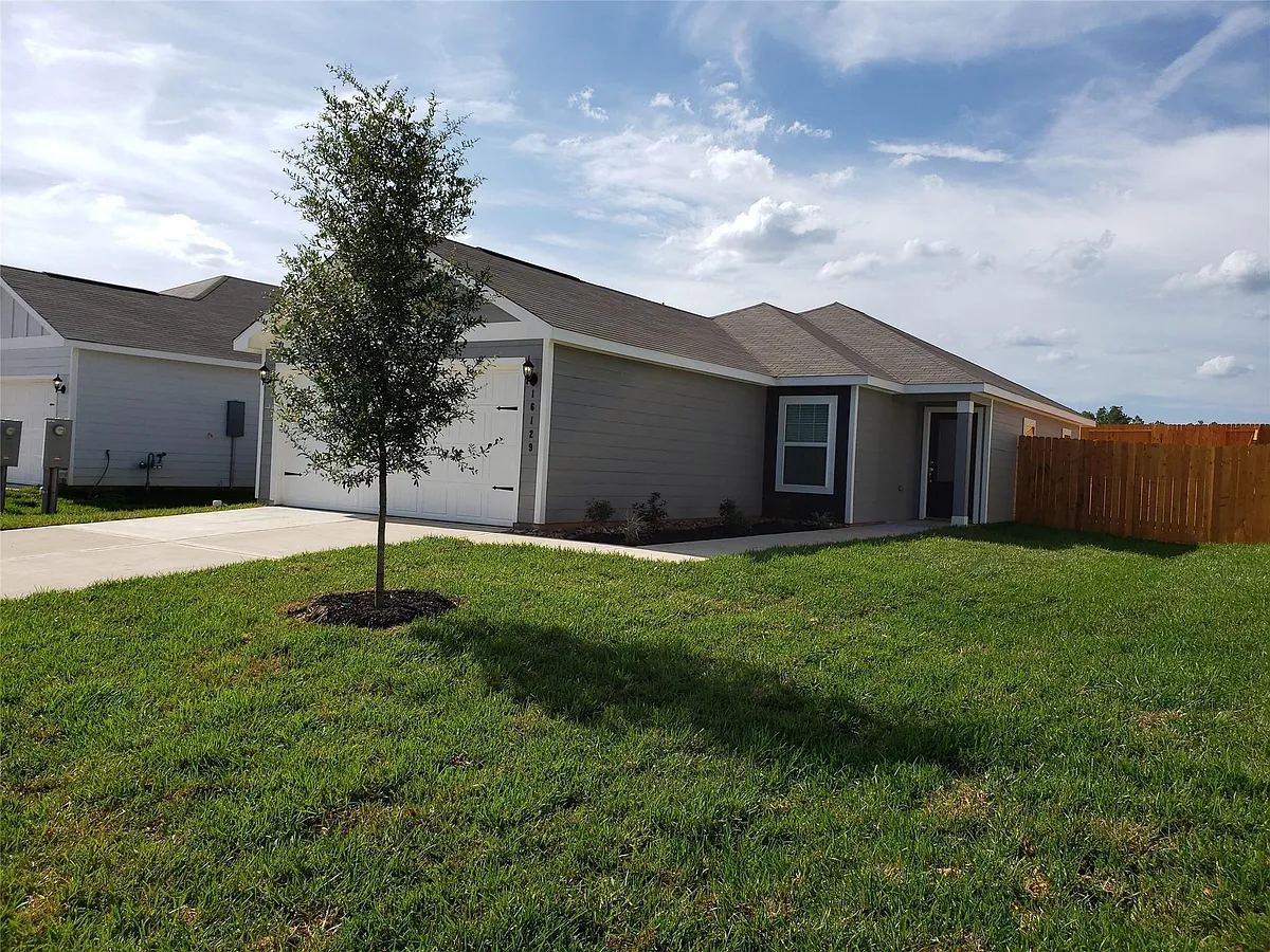 Building Photo - 16129 Sugar Falls Dr