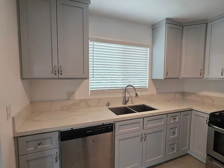 613 S Prairie Avenue — Photo 21