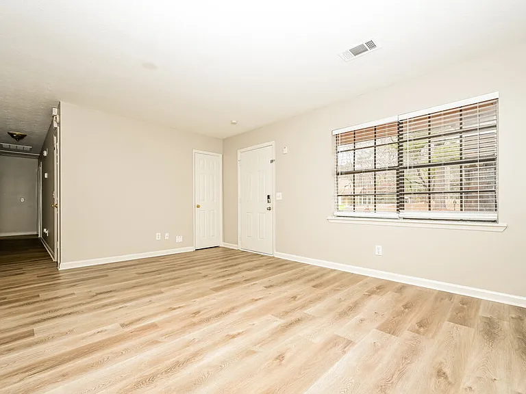 107 Fairview Pl — Photo 4