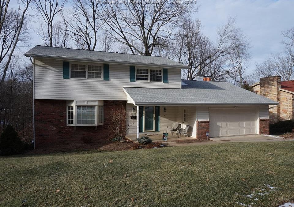 1st image of 1514 Village Dr