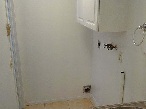 2nd image of 2713 Collins Dr #2713