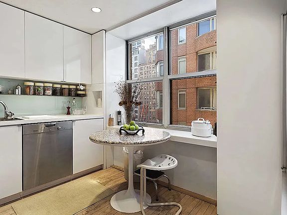 5th image of 170 E 78th St APT 9E