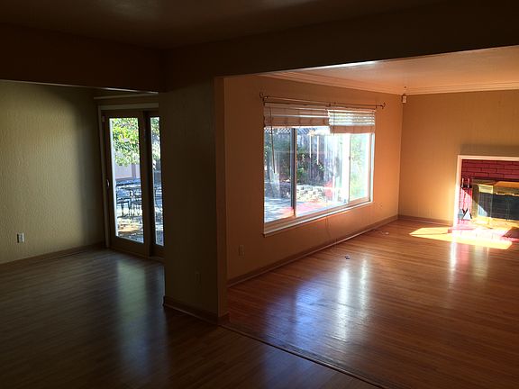 2nd image of 4424 Fieldcrest Dr