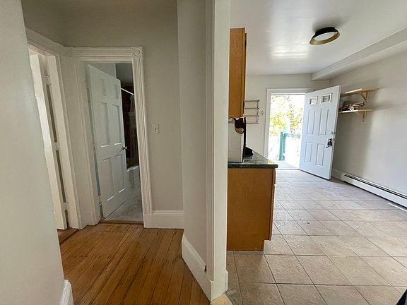 5th image of 339 Centre St #2B