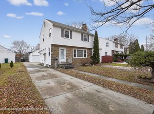 609 Everett Dr, Lansing, MI 48915