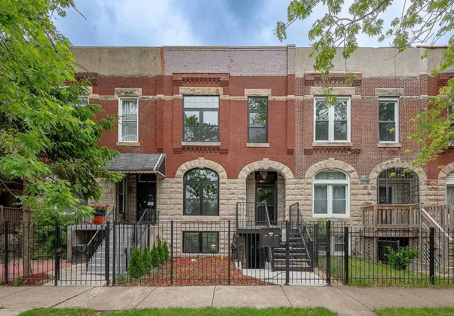 1 bed, 1100 sqft, $1,700 — Photo 1