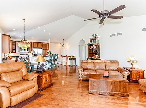 3rd image of 11730 Imperial Ln