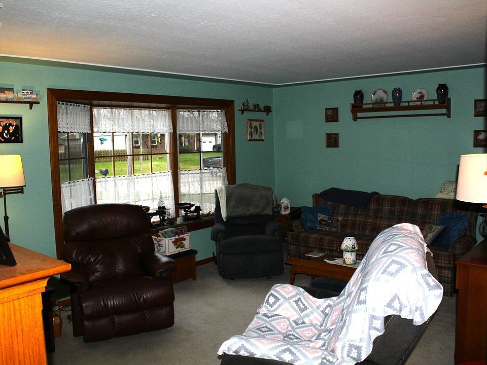 7050 Freeland Dr, Elyria, OH 44035 Zillow