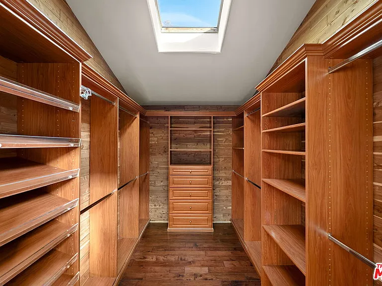 3699 Kanan Rd — Photo 10