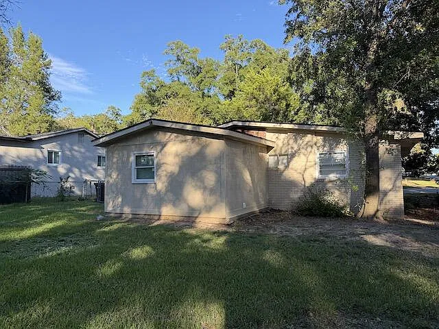3 bed, 1.0 bath, 1125 sqft, $1,295 — Photo 2