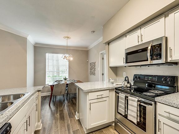3rd image of 13050 Champions Park Dr #406