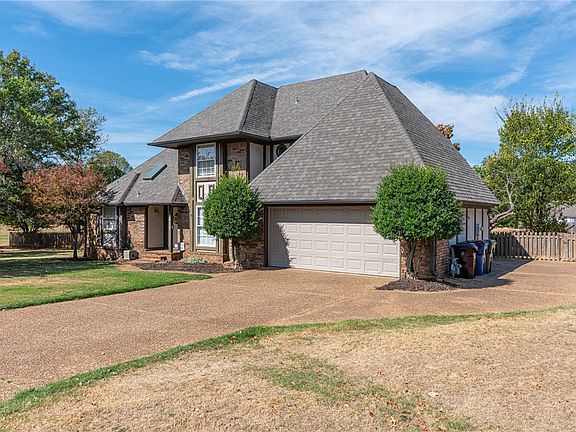 2nd image of 9912 Kingsley Pl