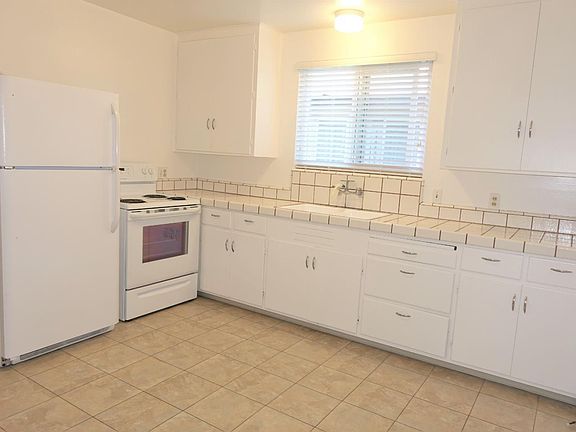 4th image of 871-873 Lewis Ave