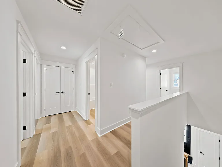 149 Luke Ct — Photo 16