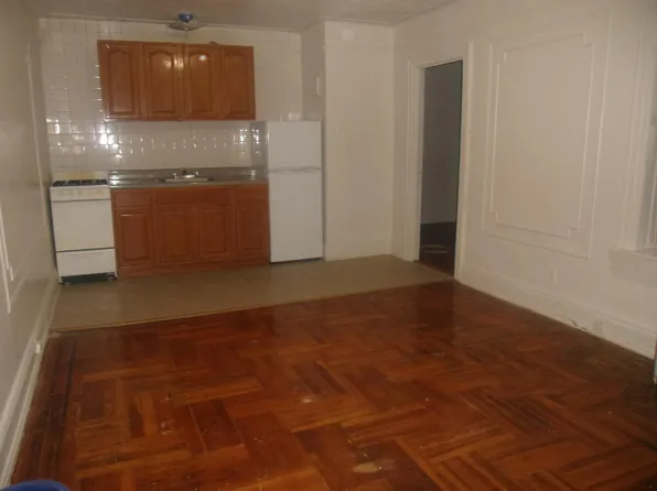 (undisclosed Address), Bayside, NY 11361