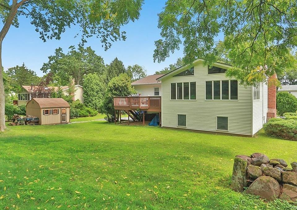 1st image of 12 Maiden Ln