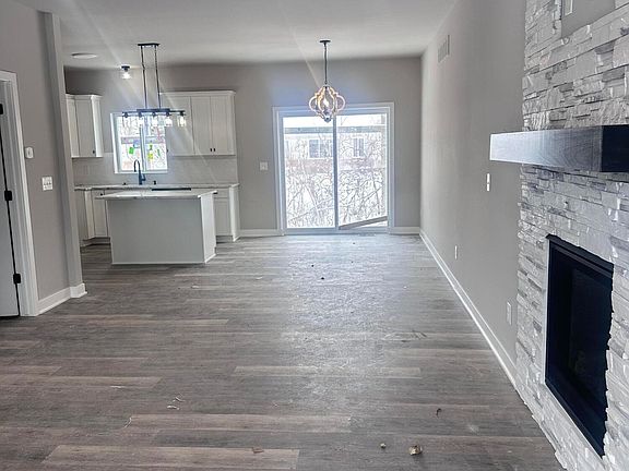 3rd image of 23761 Waterview Dr