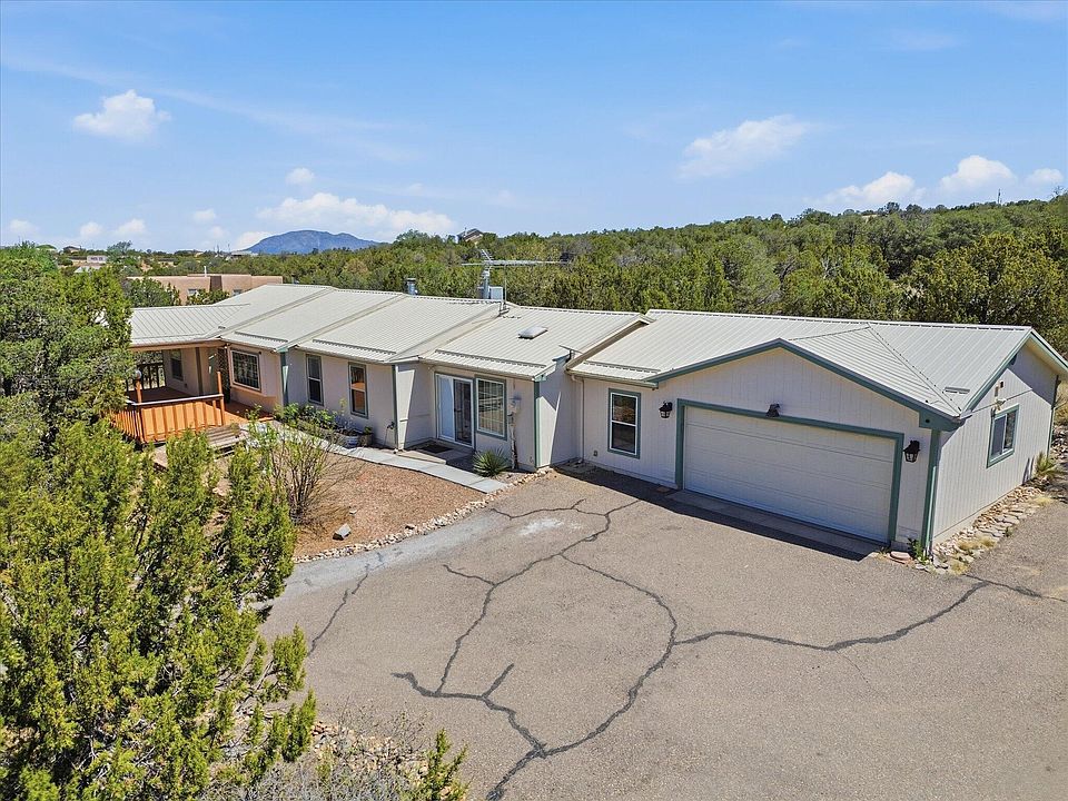 1st image of 10 Palomino Ct