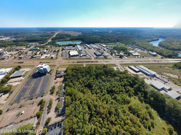 Lakeland Dr, Flowood, MS 39232
