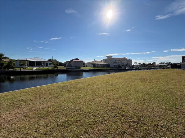 1324 Mediterranean Dr #6, Punta Gorda, FL 33950