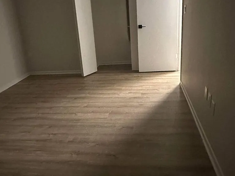 Robin Hood Apartments — Photo 7