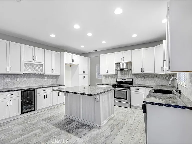 709 E Agape Ave — Photo 4