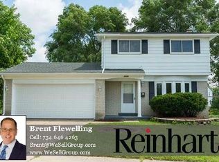1119 Clark Dr, Ypsilanti, MI 48198