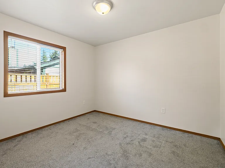 117 Violet Meadow St E — Photo 17
