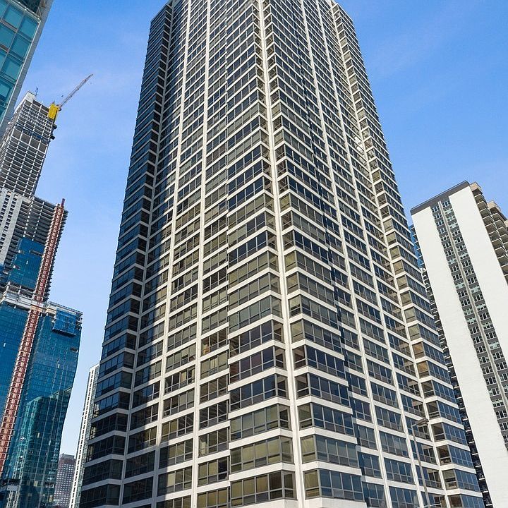 1st image of 360 E Randolph St APT 3703