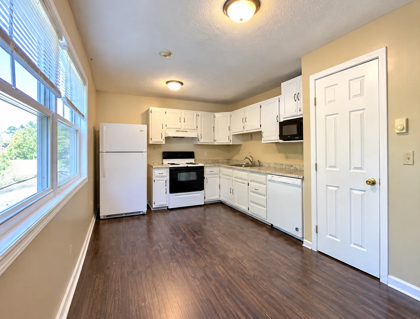 733 Union Avenue — Photo 2