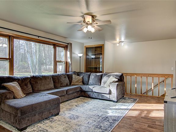 3rd image of 839 Summit Avenue