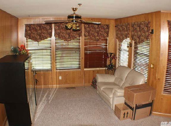 5th image of 120 Commodore Cir