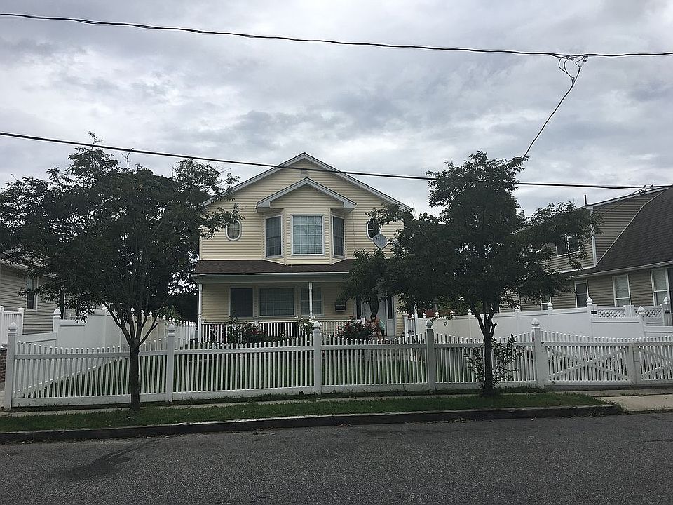 1st image of 10 Maplewood Ave