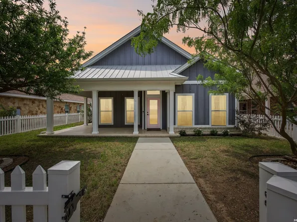 923 Hudson Ln, New Braunfels, TX 78130