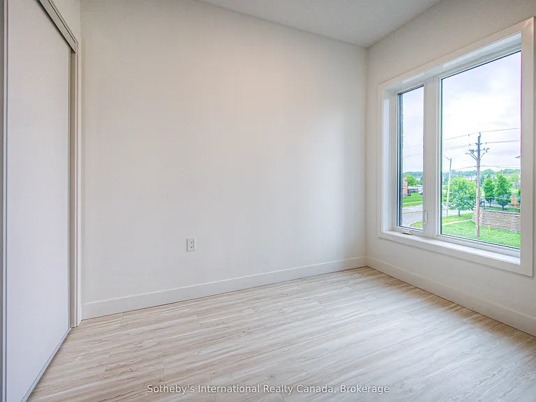 408 Dundas St S #302 — Photo 9