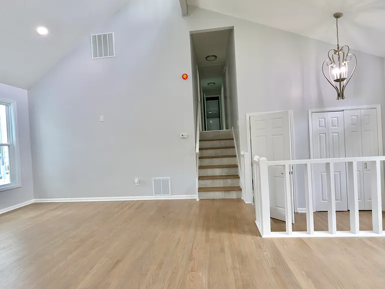 1039 Monticello Dr — Photo 22