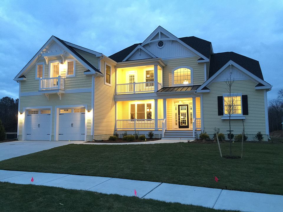 Exterior view at dusk