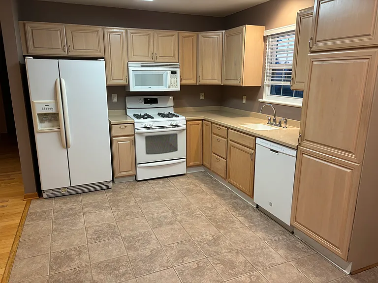 76 Honey Locust Ln — Photo 13