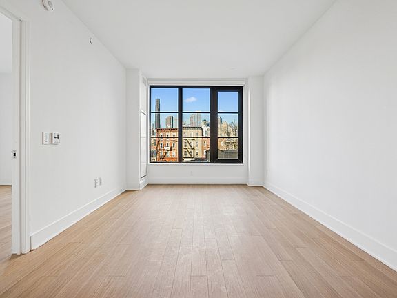4th image of 499 President St #326
